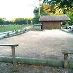 Familial Les D'uza 3* Uza