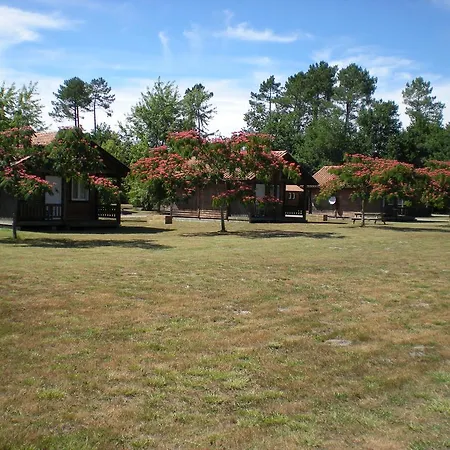 Familial Les D'uza 3*