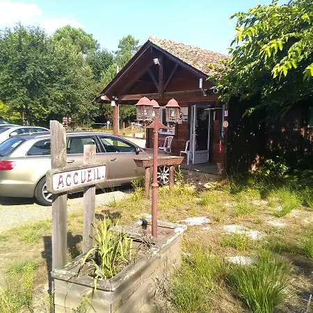 Familial Les D'uza 营地 3*